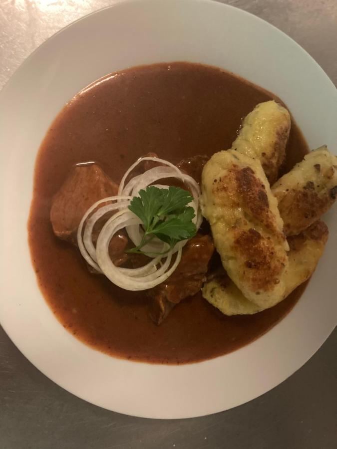 Penzion a restaurace Modrá růže Tábor Esterno foto