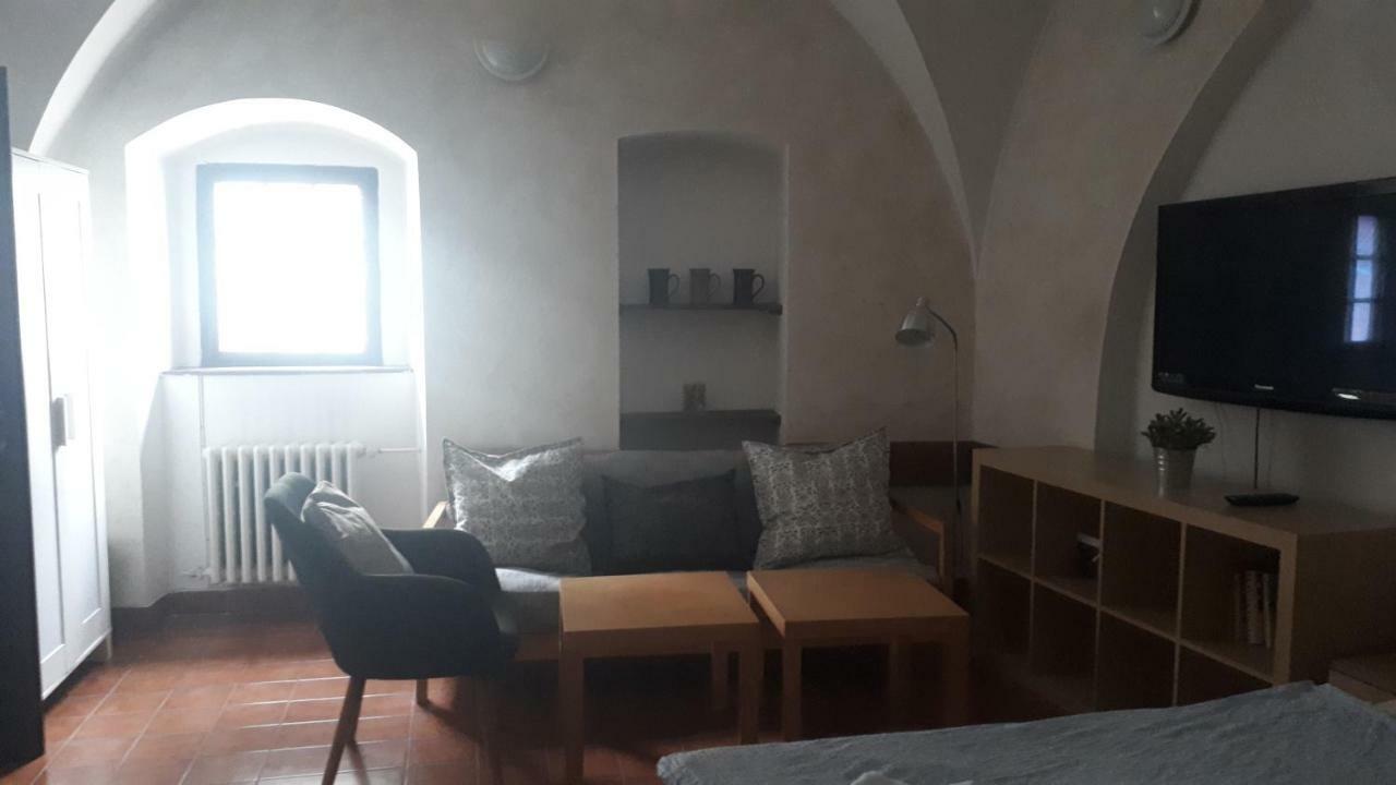 Penzion a restaurace Modrá růže Tábor Esterno foto