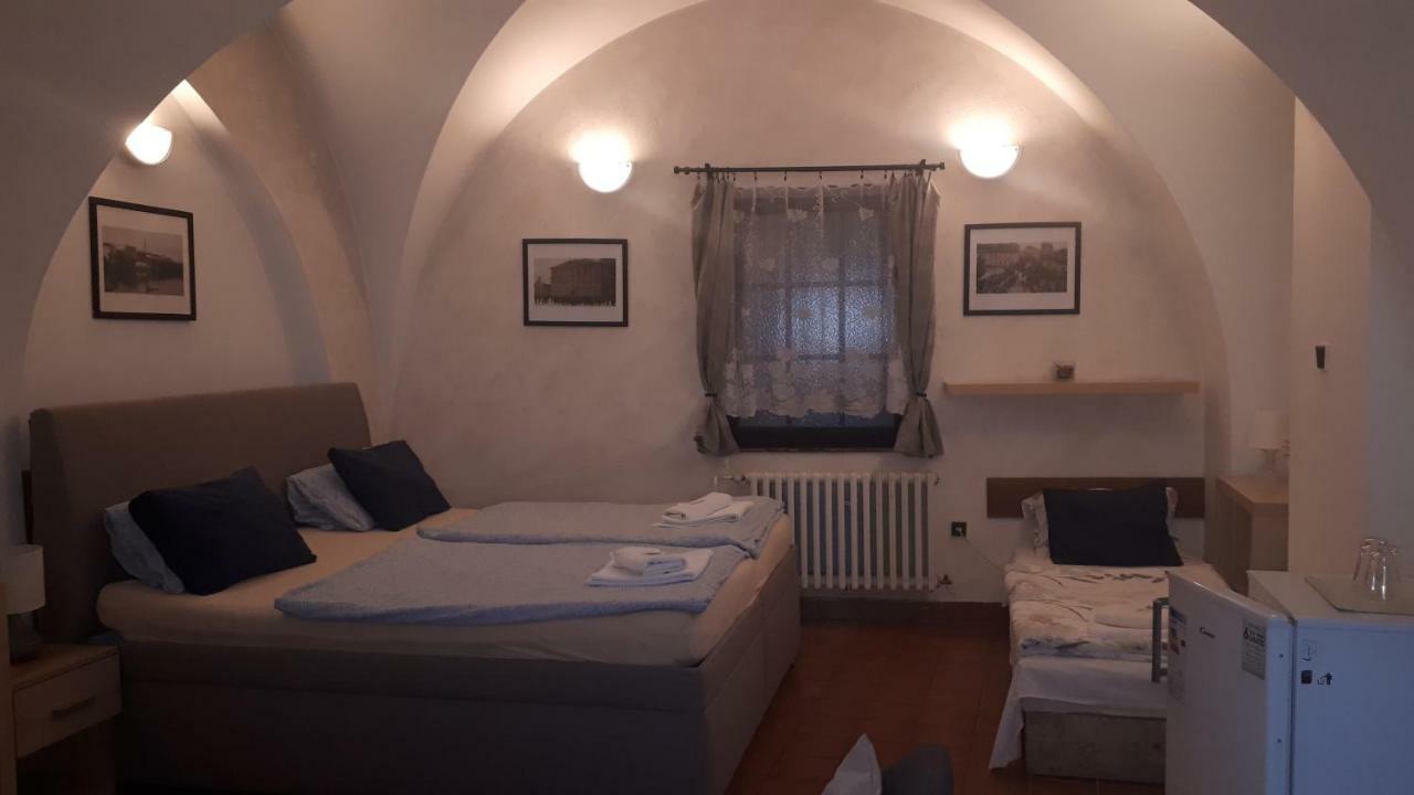 Penzion a restaurace Modrá růže Tábor Esterno foto